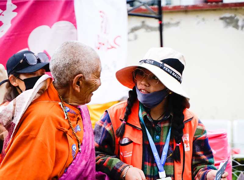 “裕同爱心光明行”白内障复明行动走进甘孜